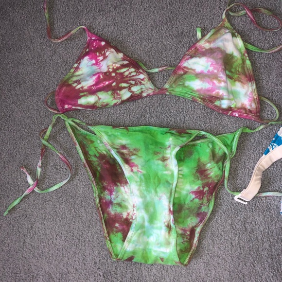 chilly Other - Girls size Medium colorful Adorable bikini